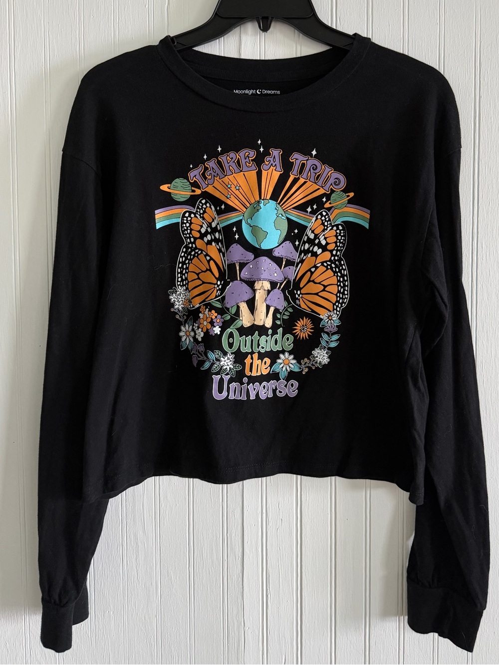 Black 'Take A Trip Outside the Universe' Graphic Long-Sleeve Crop tee